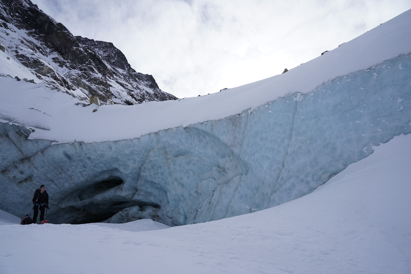 Éclats de glace raquettes & aventure à la grotte de zinal