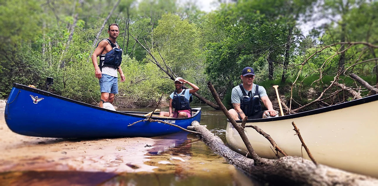 Canoë et survie : Descente de la Vézère et bivouac sur berges