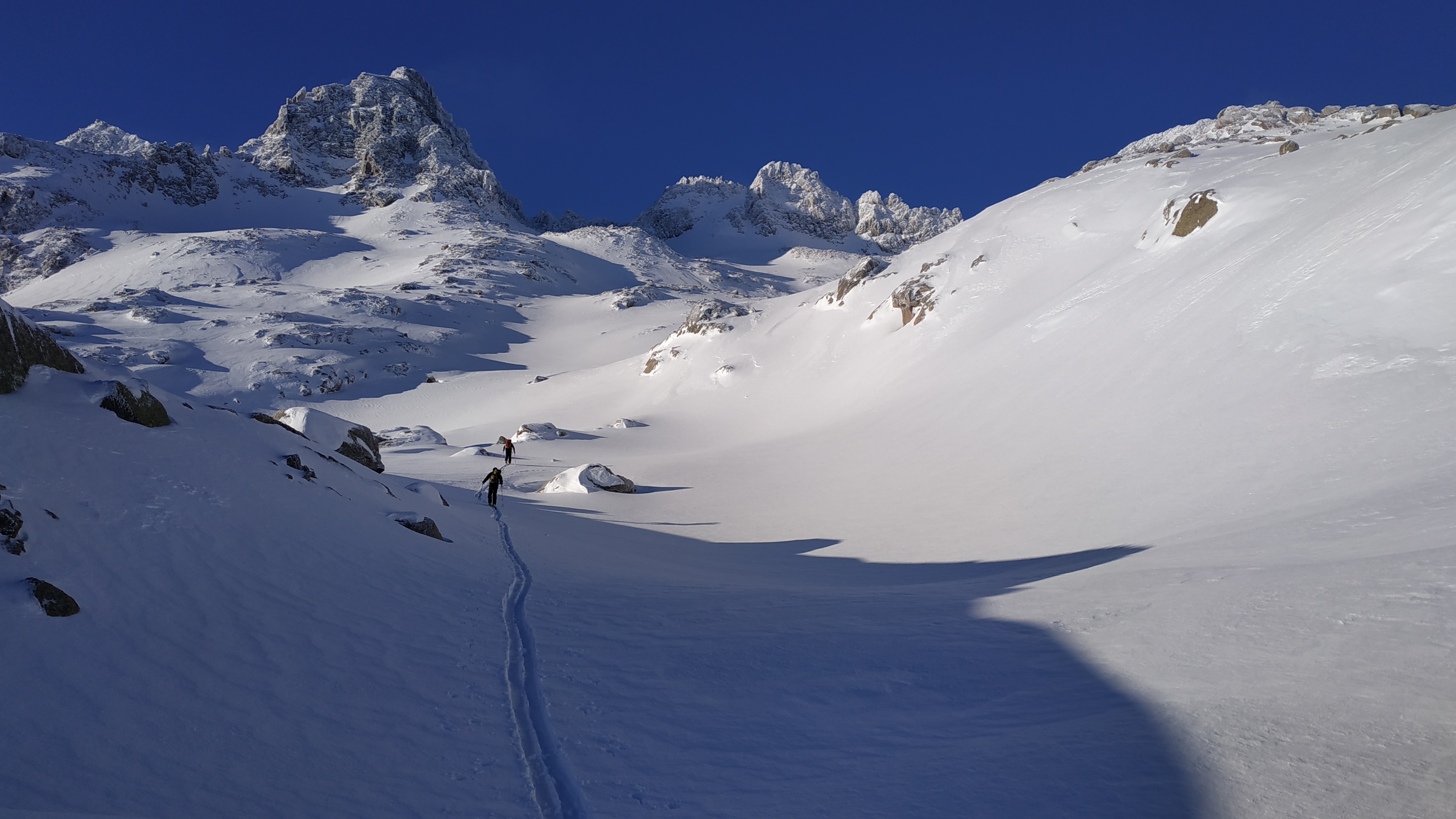 Raid dans le Néouvielle en ski de Randonnée